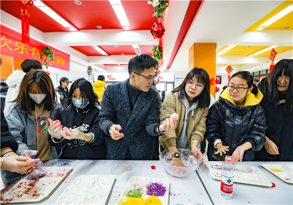 包湯圓，制花燈|熱熱鬧鬧過元宵